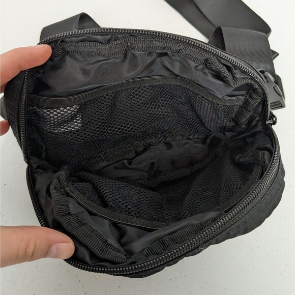 Gaiam Sidekick Black Waist Pack Fanny Pack Belt Bag - Picture 4 of 4